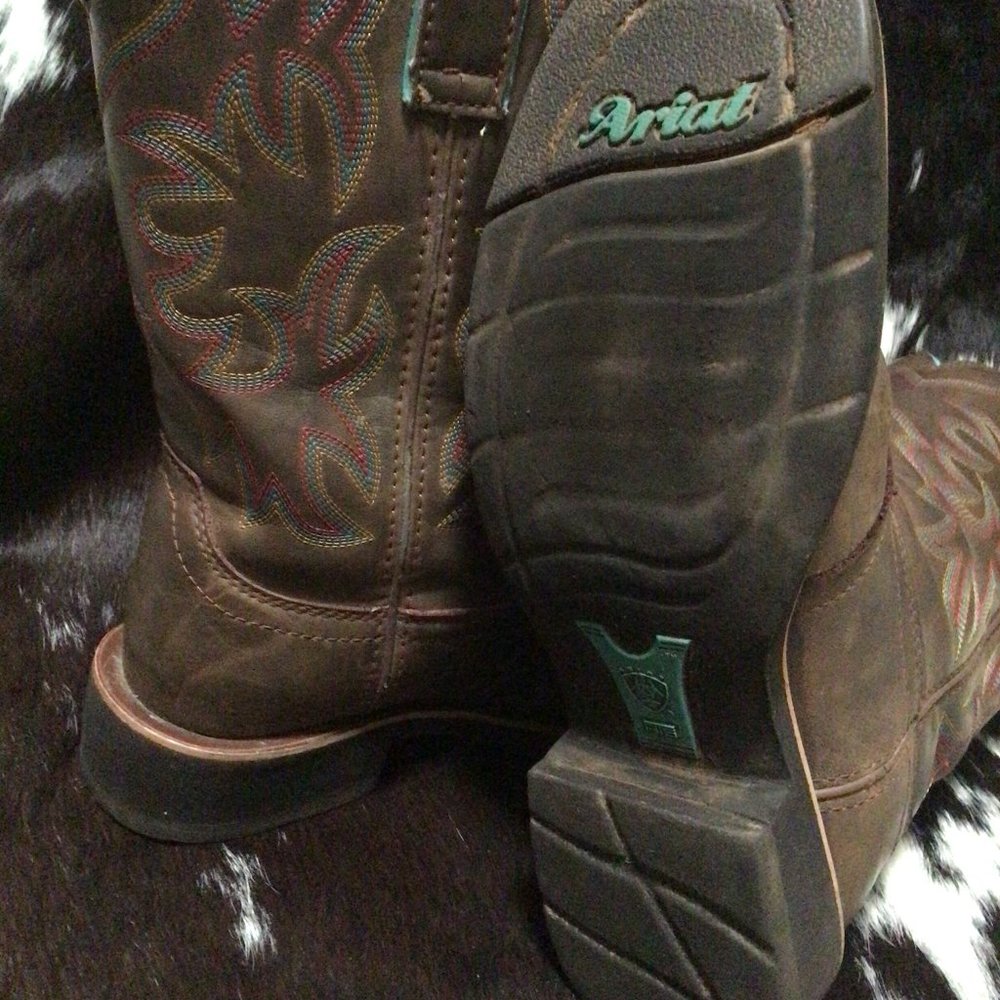Ariat Size 8  Delilah Square Toe Western Boot